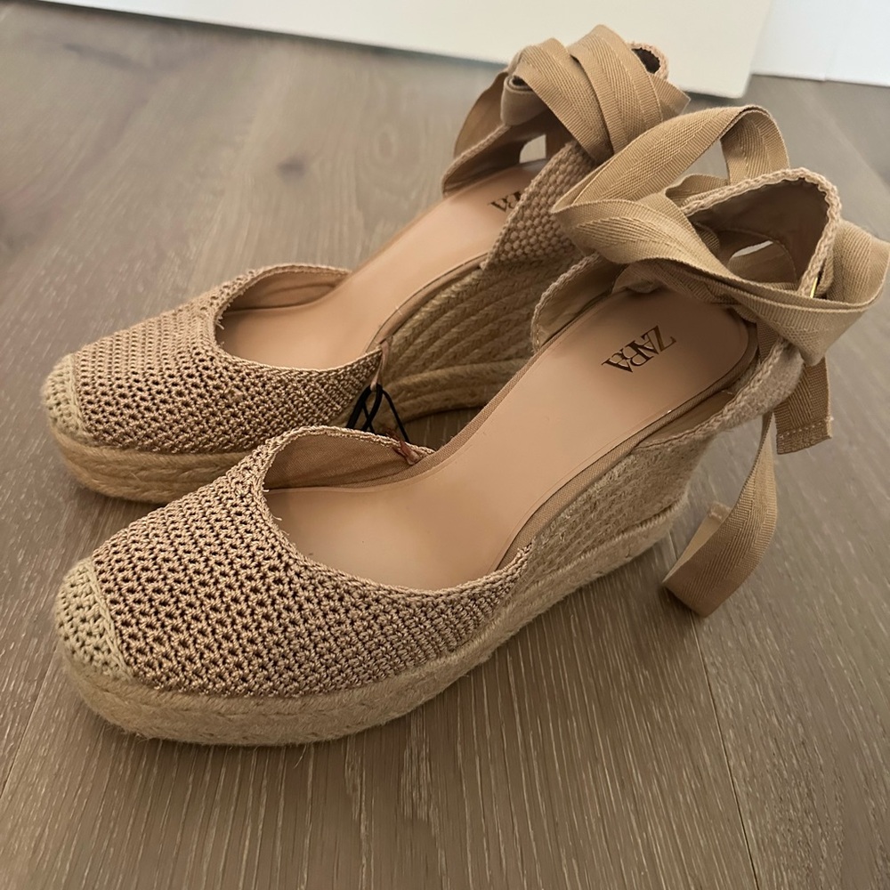 Zara Women's Tan Espadrille Wedges